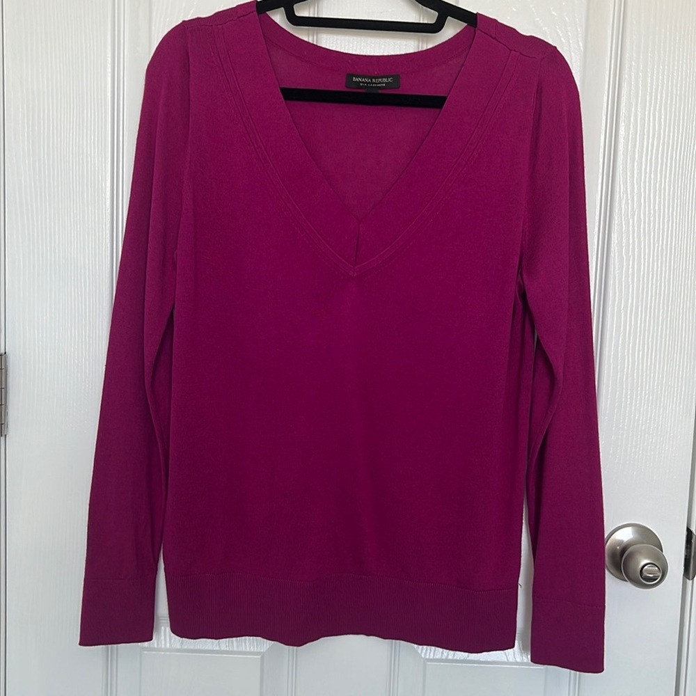 Banana Republic burgundy silk cashmere sweater. Medium